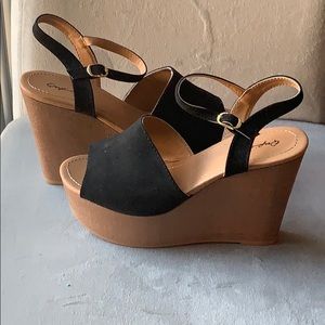 Boho faux suede wooden wedges